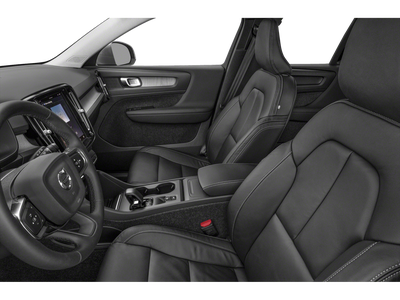 2023 Volvo XC40 B4 Ultimate Dark Theme