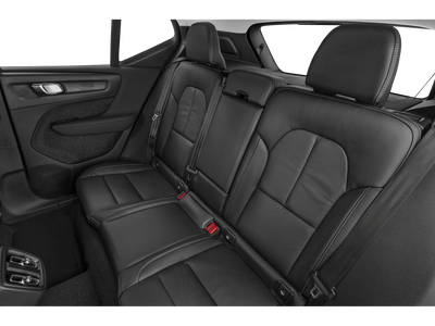 2023 Volvo XC40 B4 Ultimate Dark Theme