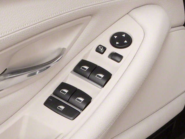 2011 BMW 5 Series 550i xDrive