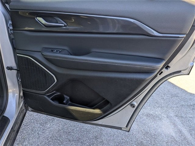 2022 Jeep Grand Cherokee L Altitude