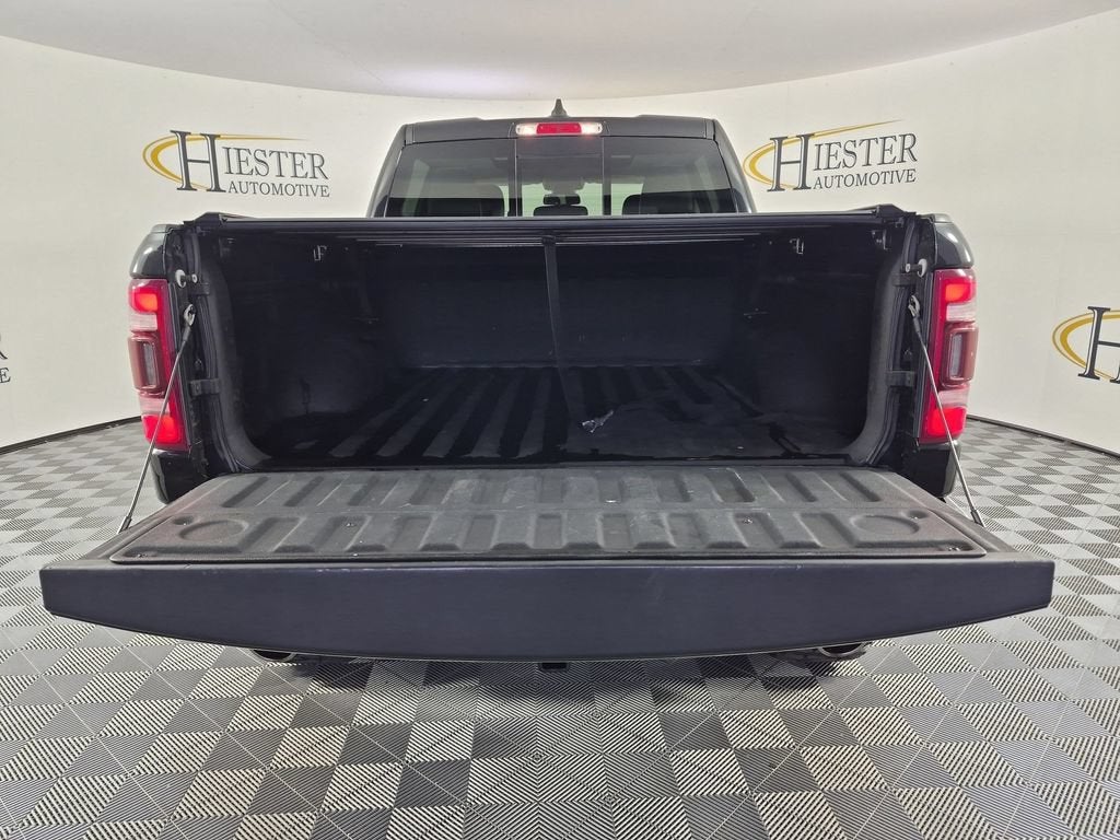 2019 RAM 1500 Laramie Crew Cab 4x4 5'7" Box