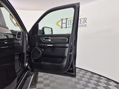 2019 RAM 1500 Laramie Crew Cab 4x4 5'7" Box