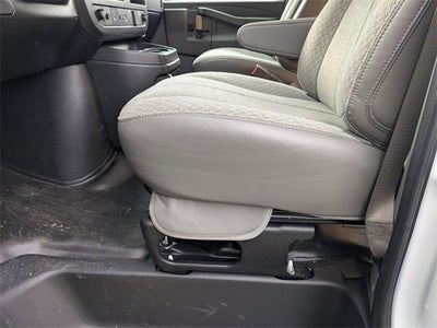 2025 Chevrolet Express Cutaway 3500 1WT