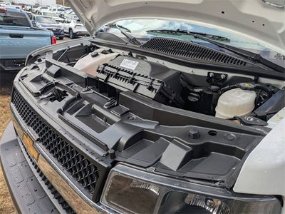 2025 Chevrolet Express Cutaway 3500 1WT