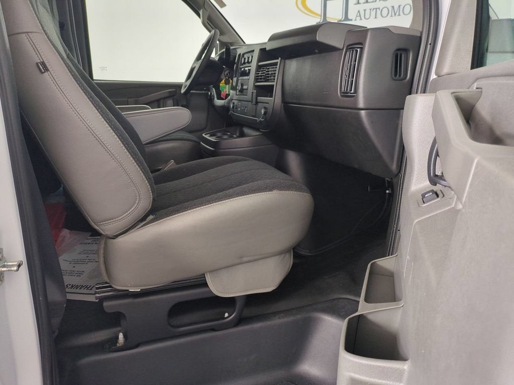 2025 GMC Savana Cargo Work Van