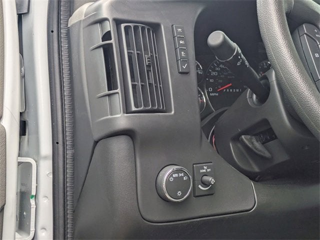 2025 Chevrolet Express Cutaway 3500 1WT