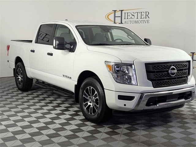 2024 Nissan Titan SV