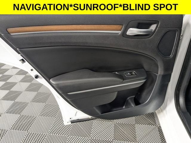 2016 Chrysler 300 300C Platinum