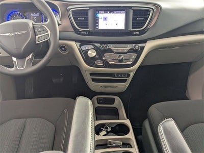 2024 Chrysler Voyager LX