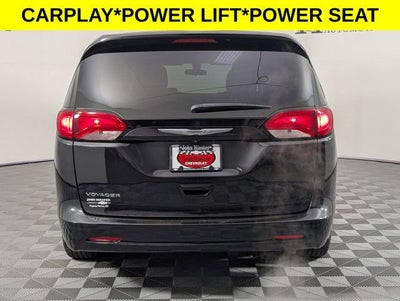 2022 Chrysler Voyager LX