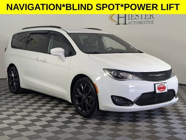 2018 Chrysler Pacifica Touring L Plus