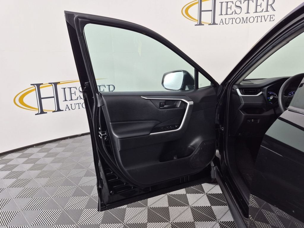 2022 Toyota RAV4 Hybrid LE