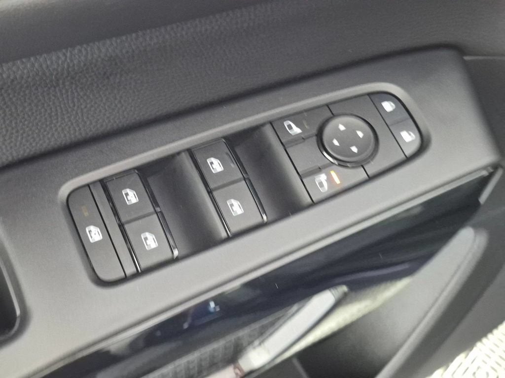 2025 Nissan Pathfinder SV FWD