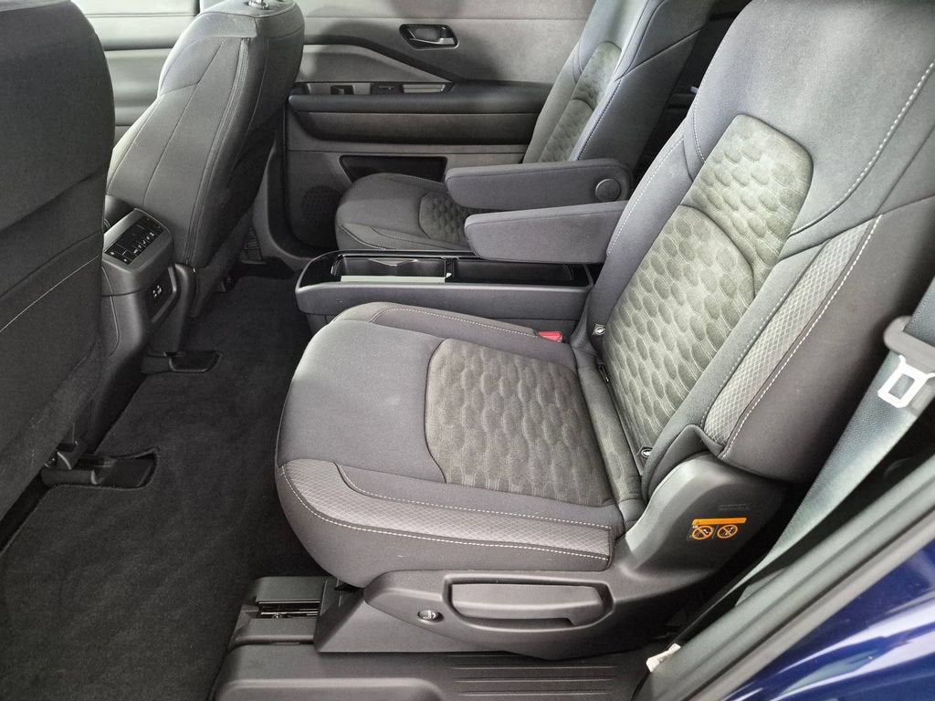 2025 Nissan Pathfinder SV FWD