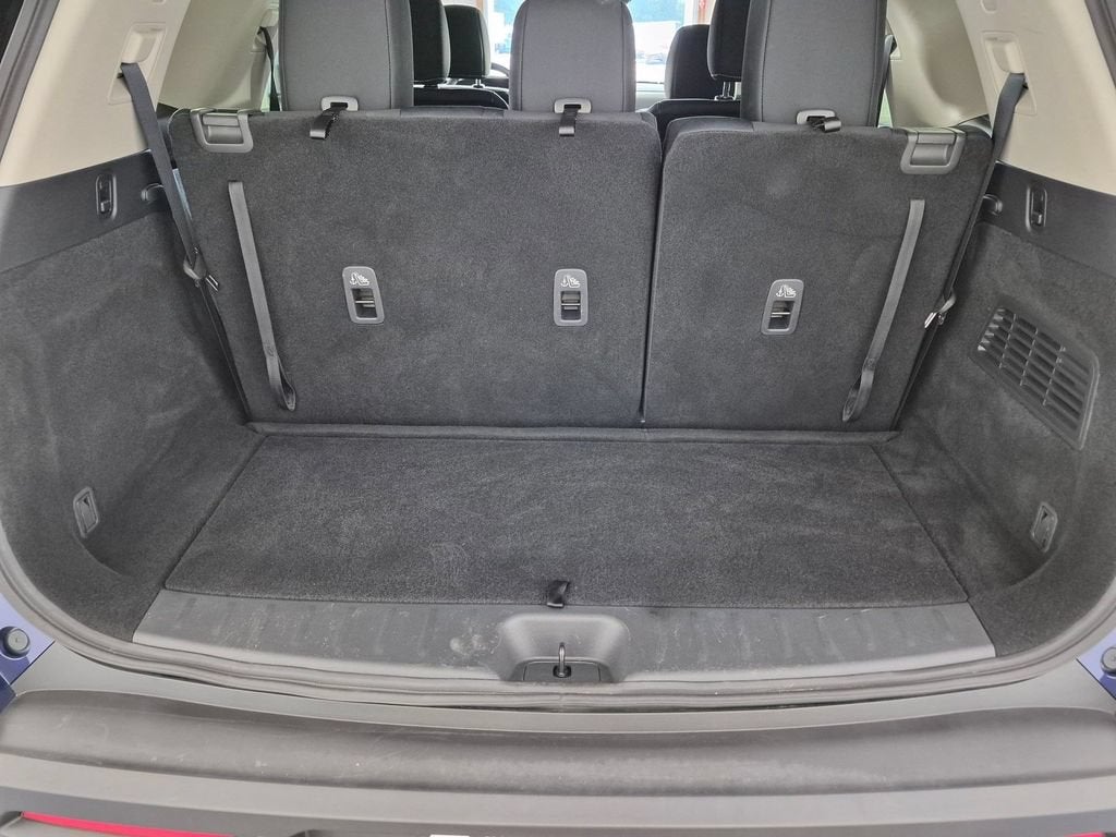 2025 Nissan Pathfinder SV FWD