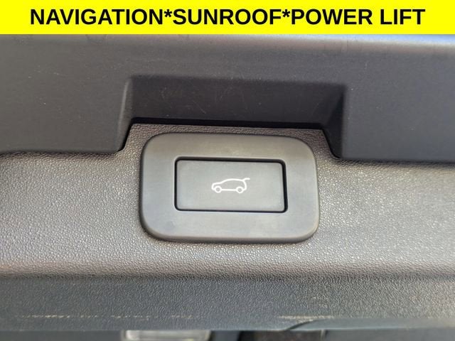 2023 Land Rover Discovery S