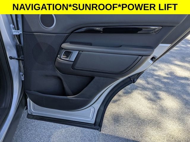 2023 Land Rover Discovery S