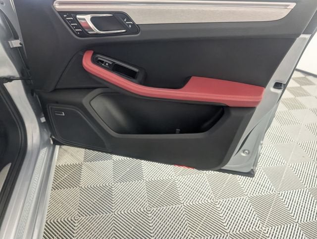 2017 Porsche Macan Turbo