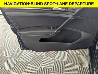 2019 Volkswagen Golf R 2.0T w/DCC & Navigation
