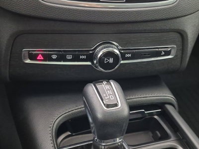 2020 Volvo XC90 T5 Momentum 7 Passenger