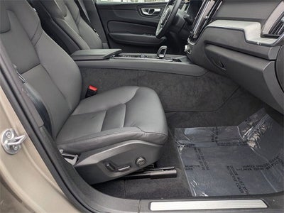 2025 Volvo XC60 Plus