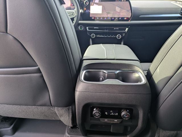 2026 Chevrolet Traverse LT 2LT