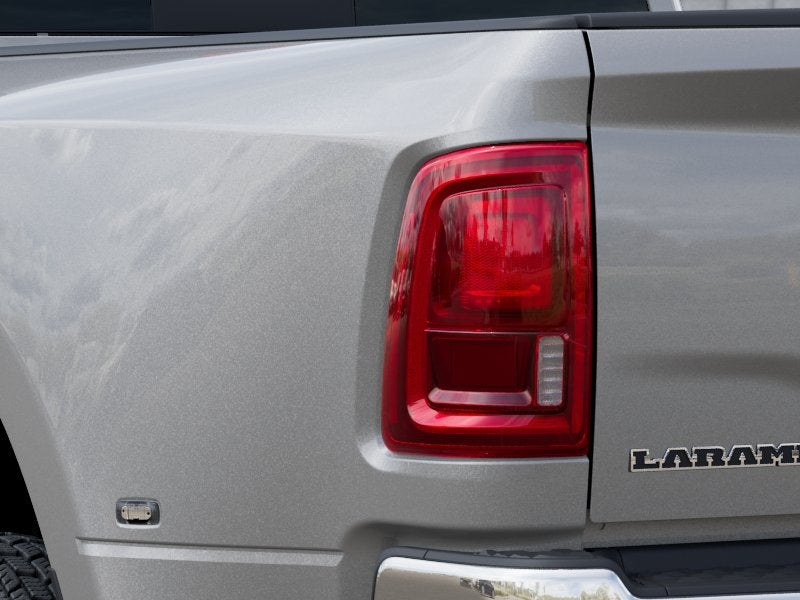 2027 RAM 3500 RAM 3500 LARAMIE CREW CAB 4X4 8' BOX