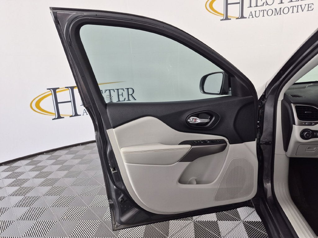 2022 Jeep Cherokee Latitude Lux