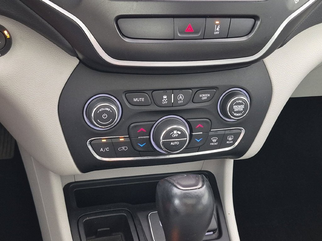 2022 Jeep Cherokee Latitude Lux