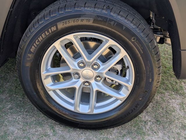 2026 Jeep Grand Cherokee GRAND CHEROKEE LAREDO 4X2
