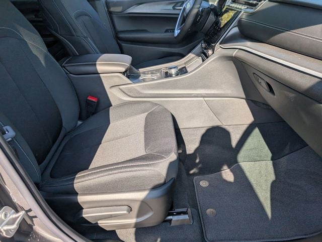 2026 Jeep Grand Cherokee GRAND CHEROKEE LAREDO 4X2