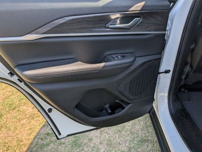 2026 Jeep Grand Cherokee GRAND CHEROKEE LAREDO ALTITUDE 4X2