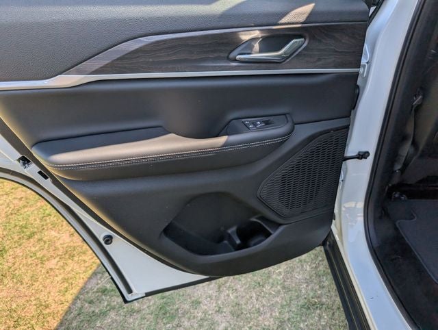 2026 Jeep Grand Cherokee GRAND CHEROKEE LAREDO ALTITUDE 4X2