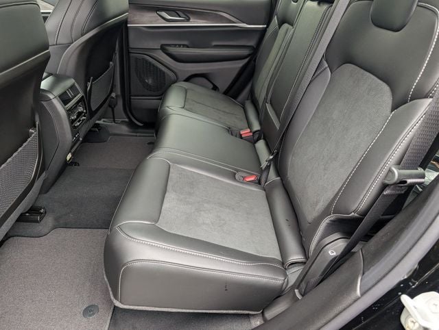 2026 Jeep Grand Cherokee GRAND CHEROKEE LAREDO ALTITUDE 4X2