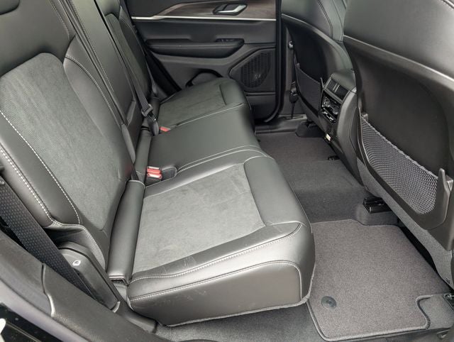 2026 Jeep Grand Cherokee GRAND CHEROKEE LAREDO ALTITUDE 4X2