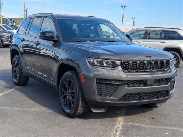 2026 Jeep Grand Cherokee Laredo
