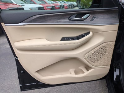 2027 Jeep Grand Cherokee Limited