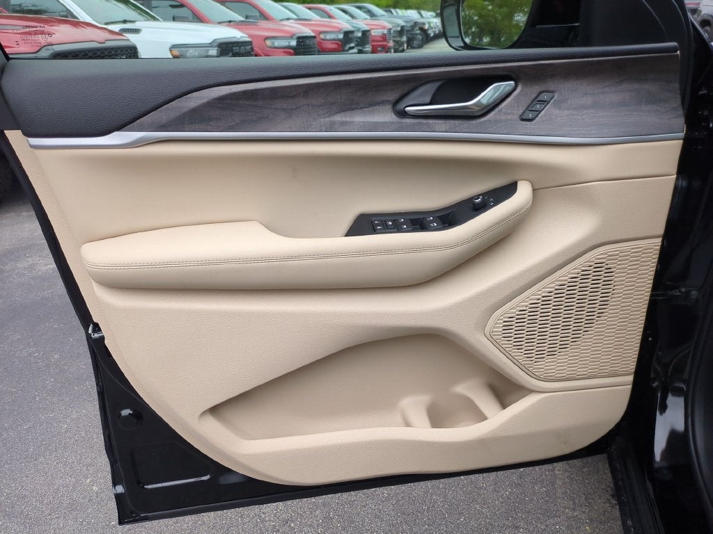 2027 Jeep Grand Cherokee Limited