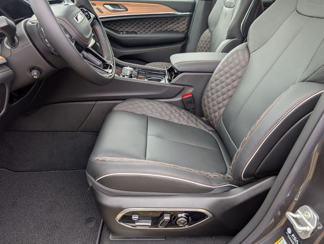 2026 Jeep Grand Cherokee Summit