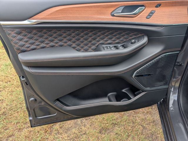 2026 Jeep Grand Cherokee Summit