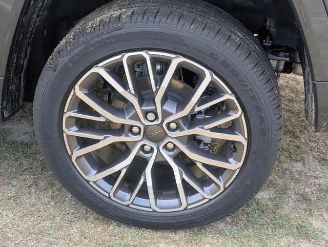 2026 Jeep Grand Cherokee Summit