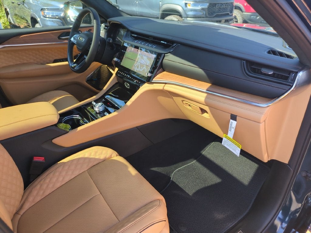 2027 Jeep Grand Cherokee Summit