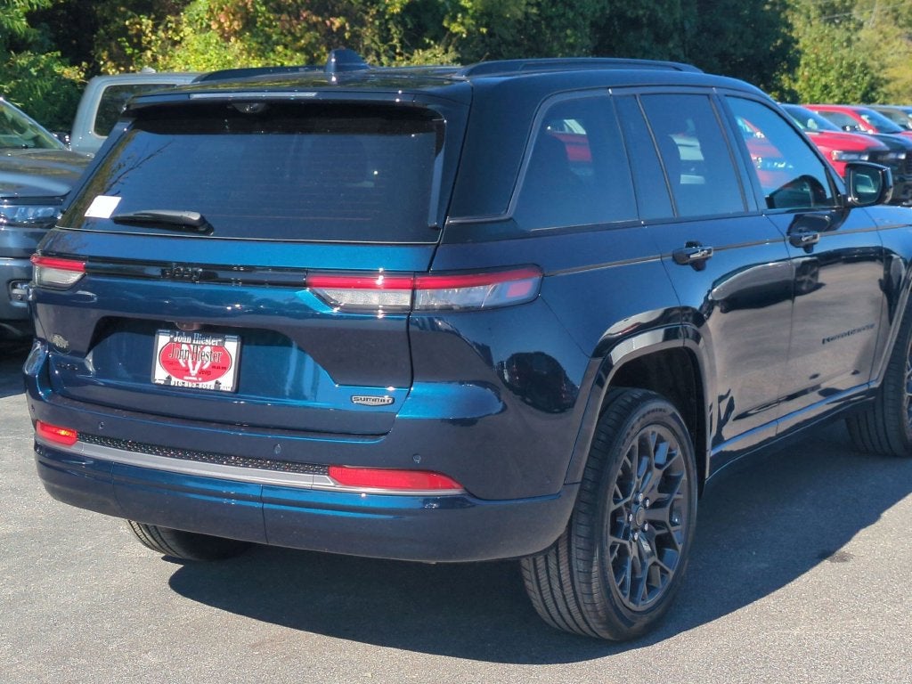 2027 Jeep Grand Cherokee Summit