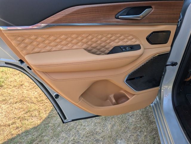 2026 Jeep Grand Cherokee Summit