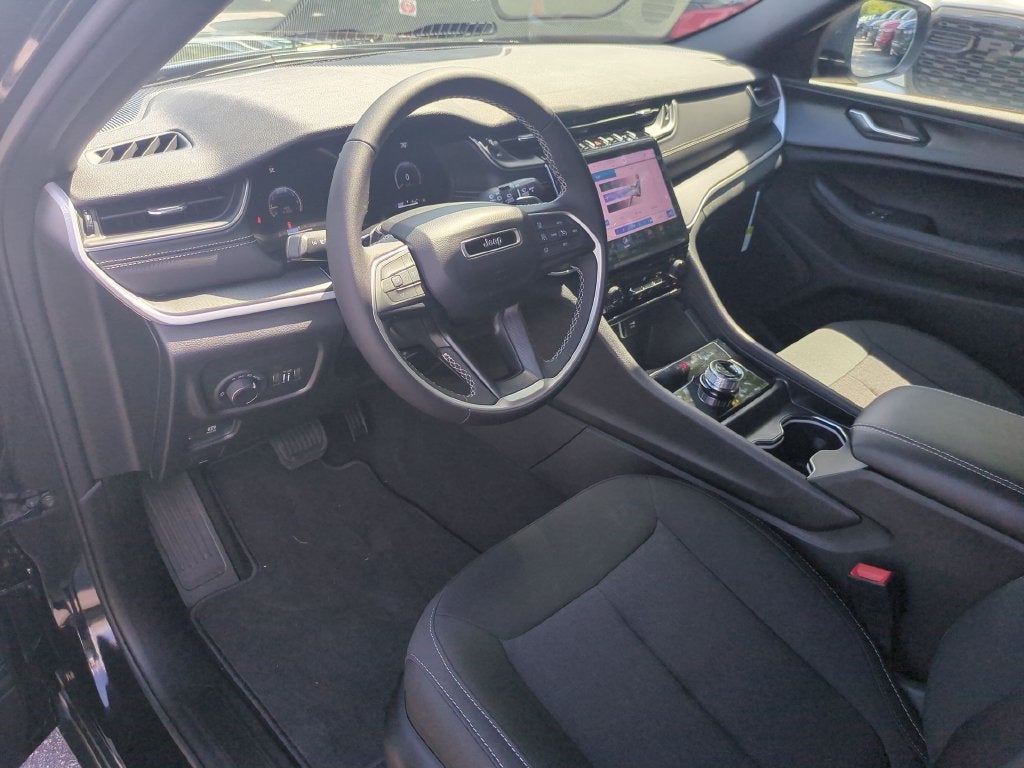 2027 Jeep Grand Cherokee L Laredo