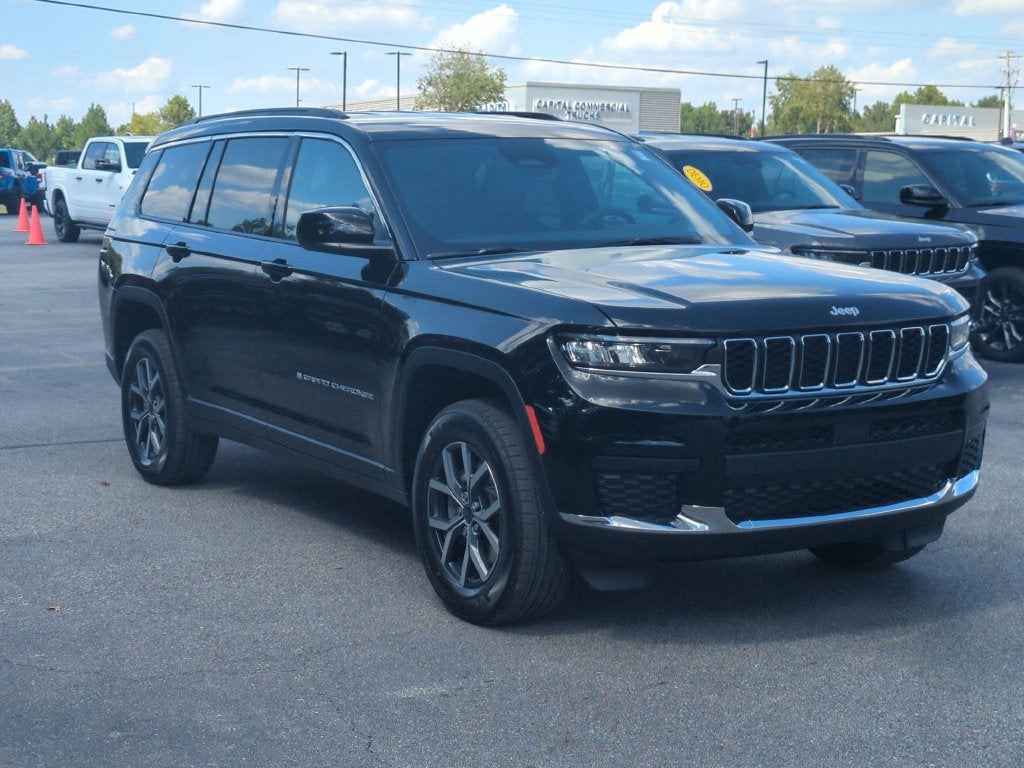 2027 Jeep Grand Cherokee L Laredo