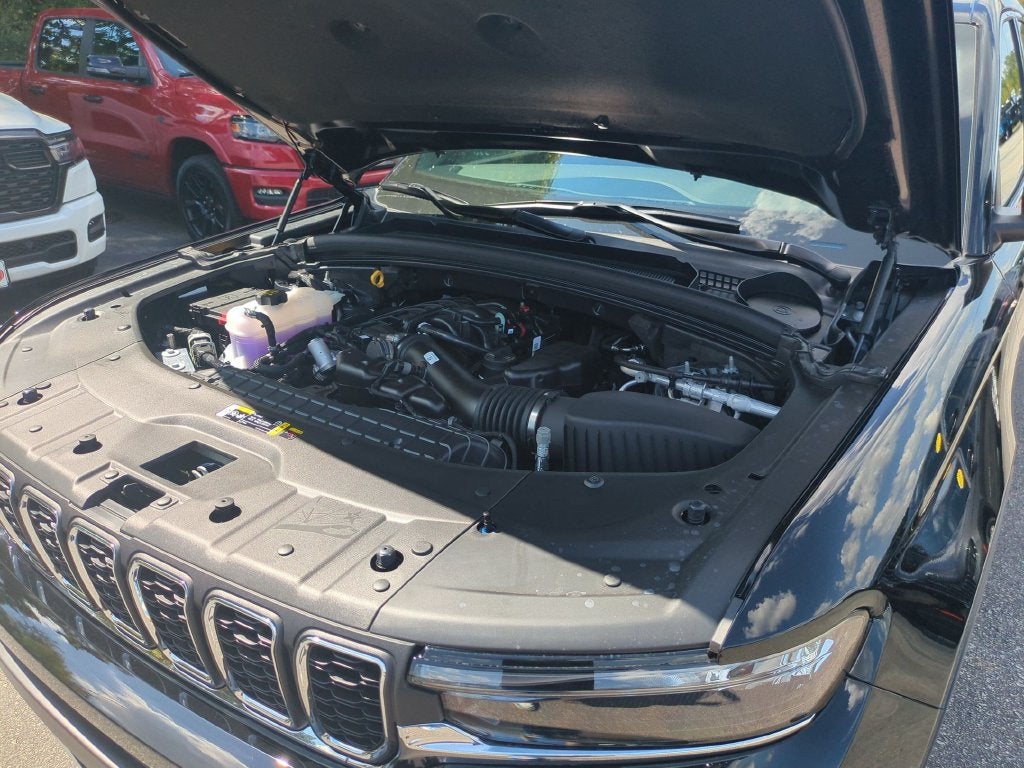 2027 Jeep Grand Cherokee L Laredo