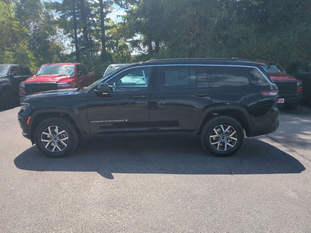 2027 Jeep Grand Cherokee L Laredo