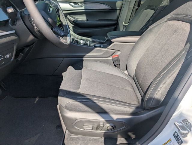 2026 Jeep Grand Cherokee GRAND CHEROKEE L LAREDO X 4X4