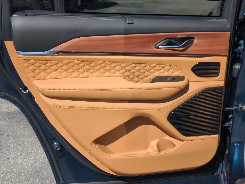 2027 Jeep Grand Cherokee L Summit